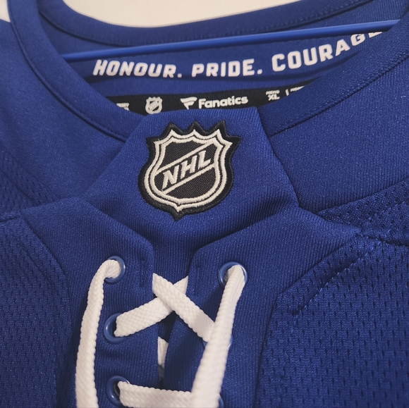 Johnny Bower Autographed Toronto Maple Leafs Jersey - Picture 4 of 8